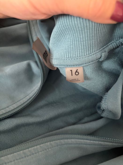 Спортен екип Guess