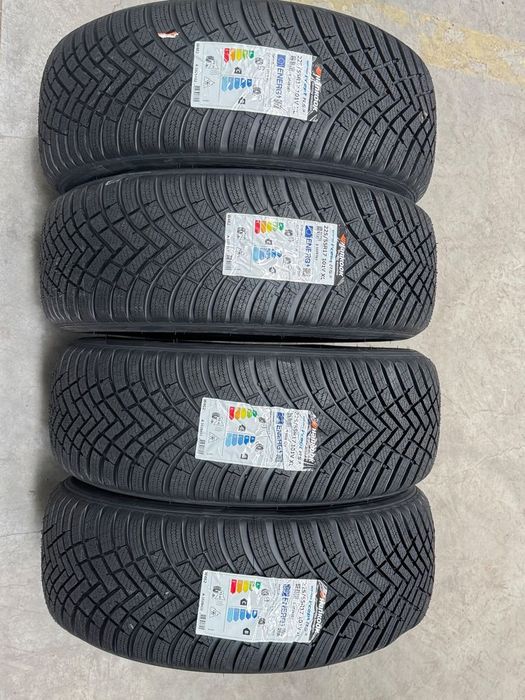 Vând 4 anvelope 225/55/17 hankook de iarnă noi