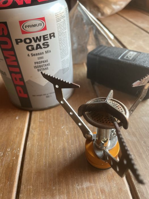 100 lei Primus super compact și butelie mare gaz patru sezoane