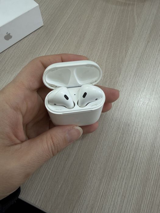 Наушники AirPods