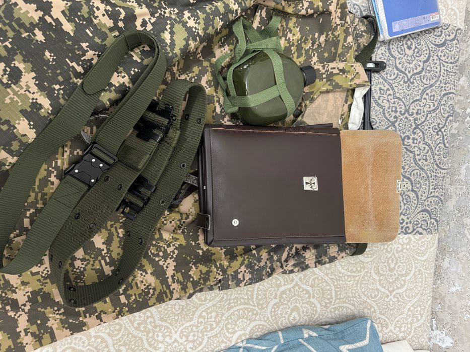 Военная одежда ( все комплект есть)