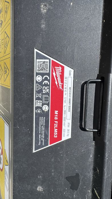 Masina tuns gazon cu acumulatori Milwaukee M18 F2LM53