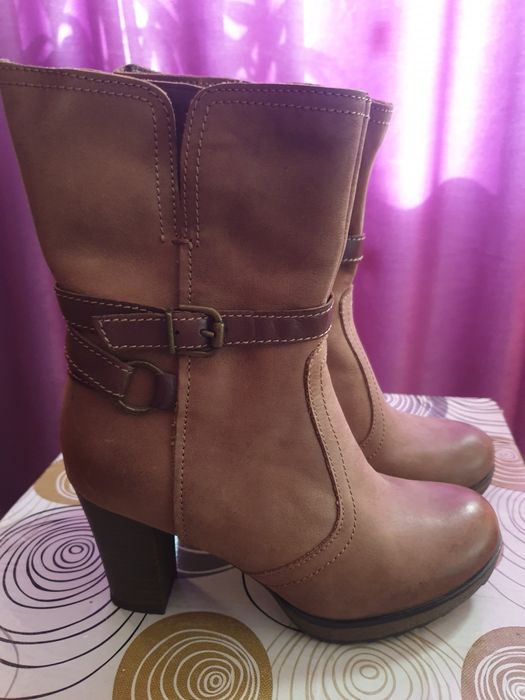 Cizme din piele naturala, nr. 35.