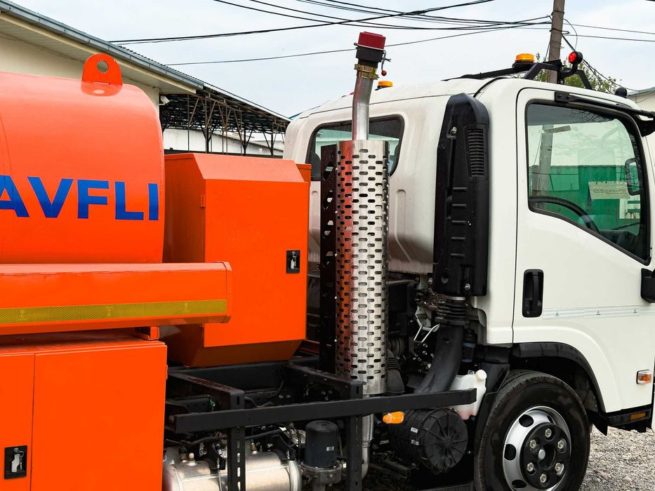 Автотопливозаправщик / Бензовоз / АТЗ на базе ISUZU NQR90L-K 5 м³
