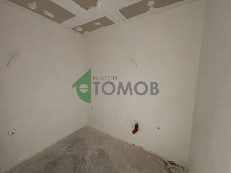 Топъл и просторен тристаен апартамент в кв. Самара 3