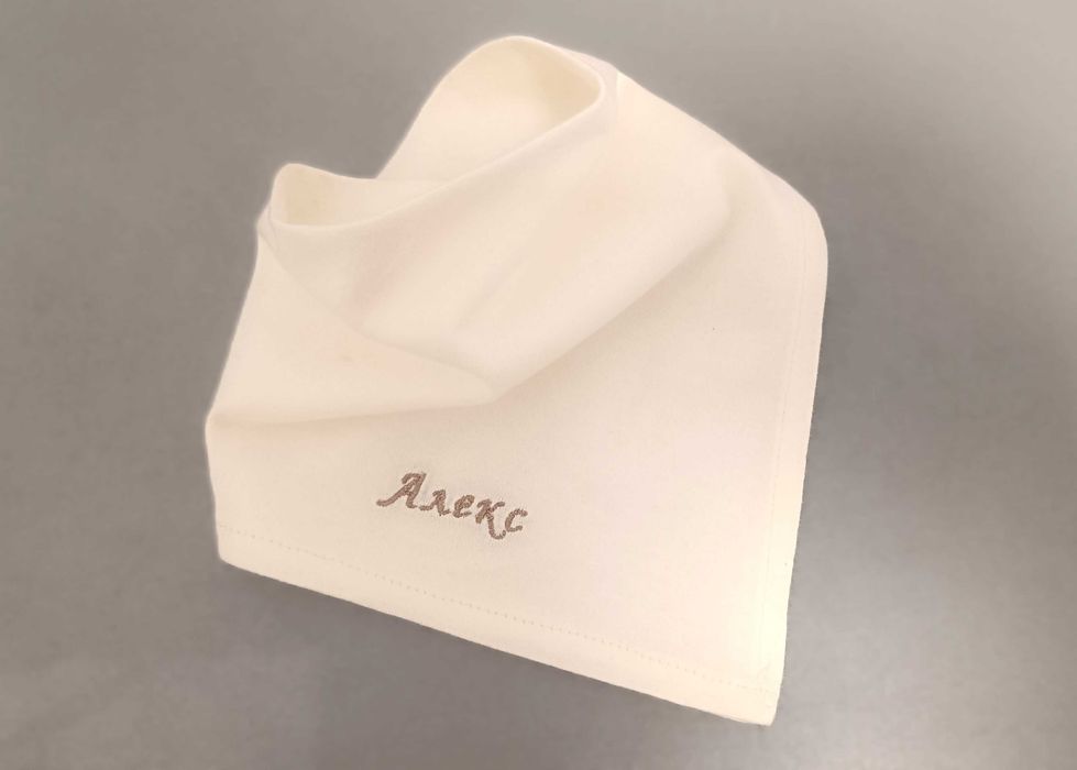 Персонализирани бебе лигавници – стил бандана, подарък  за бебе с име