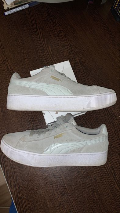 Vând adidași puma!