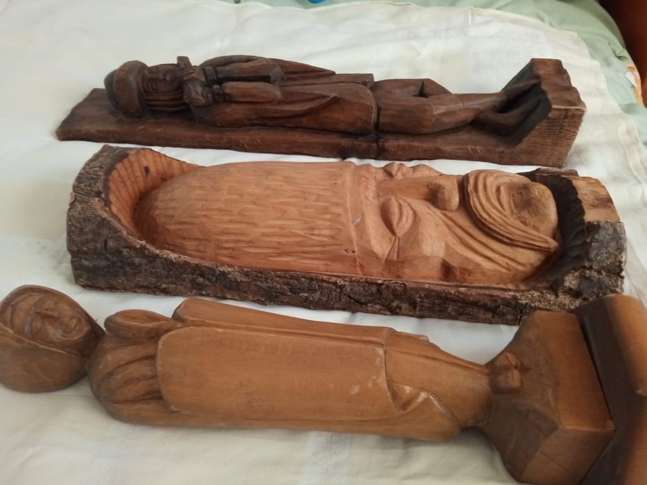 Sculpturi din lemn masiv  mari
