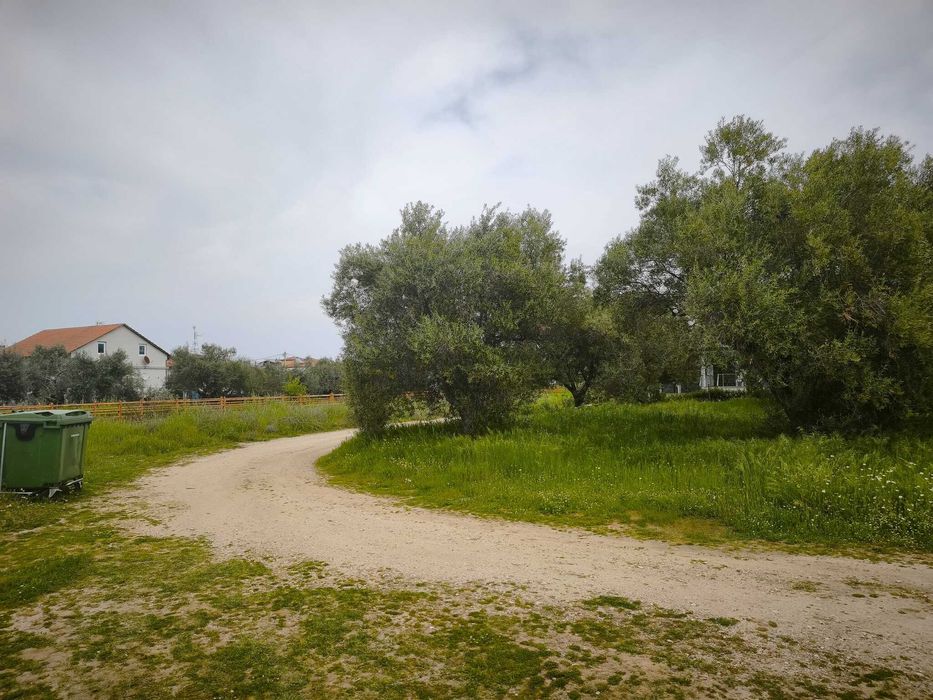 Продава прекрасен парцел близо до морето с площ 510 м2 в Неа Врасна, Гърция