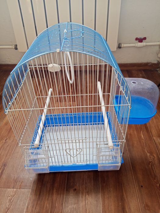 Продам клетку для попугаев