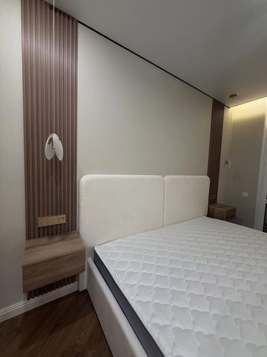 Дизайнерская двухспальная кровать