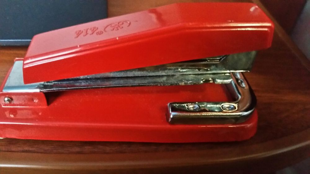 Степлер канцелярия