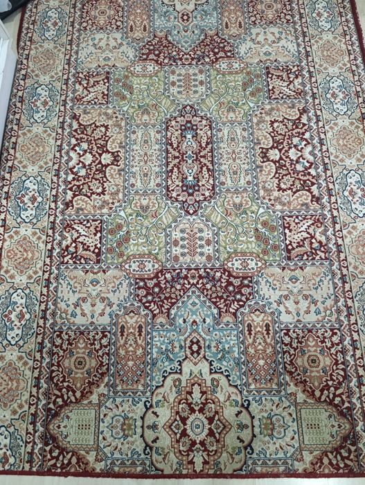 Продам ковер, люстру