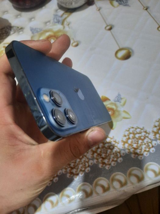 Iphone 12 pro max  hamma joyi radnoy tiniq tel  kamera juda tiniq