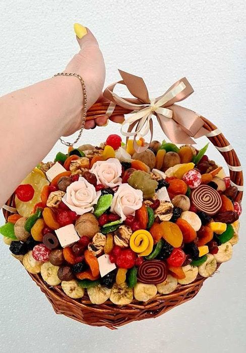 Корзины с сухофруктами