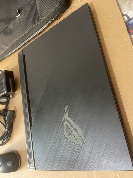 ASUS Strix G15 - Intel i7 - 16GB RAM - 8GB VRAM