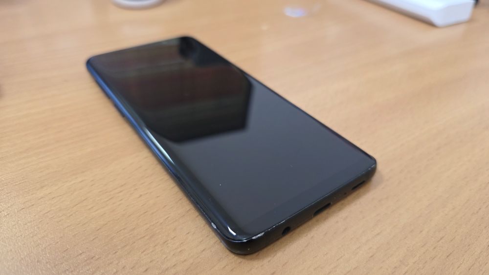 Samsung galaxy S9 + 64 гб , продам