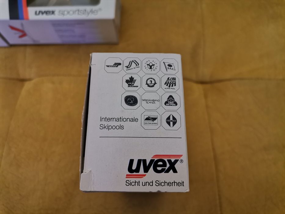 Спортни слънчеви очила Uvex Sportstyle 80
