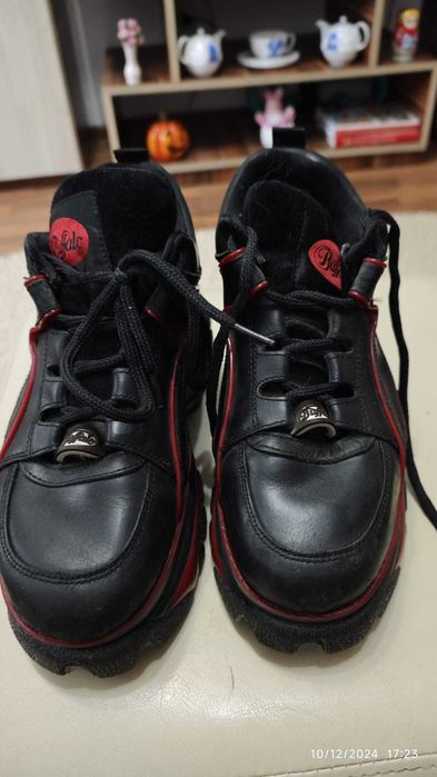 Ghete Buffalo negru cu rosu