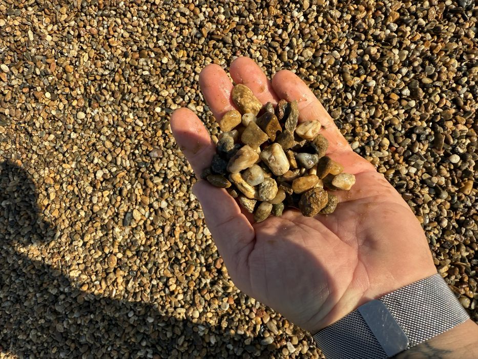 Livrez la comanda clientului nisip sort balast piatra concasata cribluri si alte materiale folosite la contructii