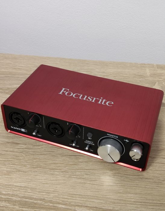 Kit Studio  Microfon Rode NT1 A - Interfata Focusrite Scarlett 2i2 Gen 2