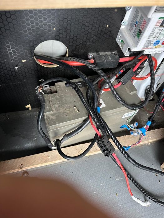 Victron Energy phoenix 230v / 12v 1600va