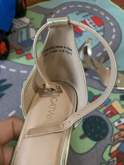sandale aurii mărimea 37