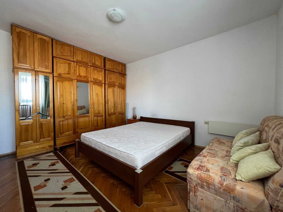 Чудесен тристаен апартамент в Центъра