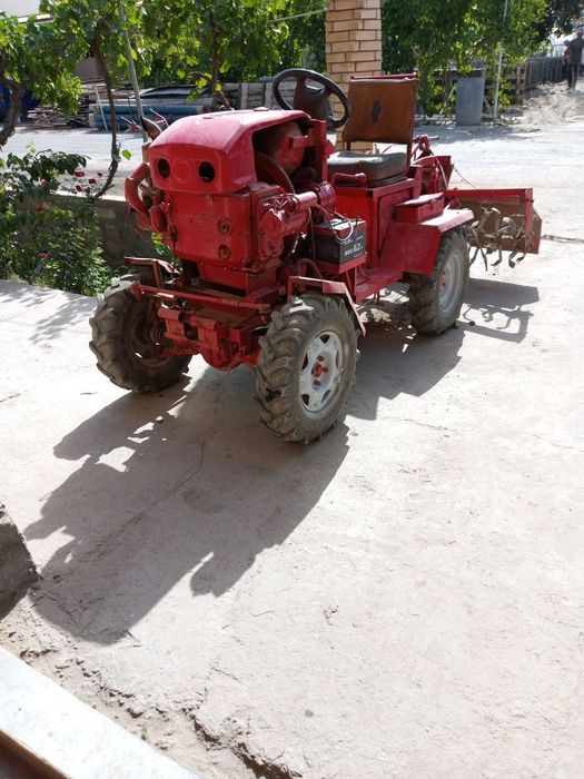 Traktorcha sotiladi.