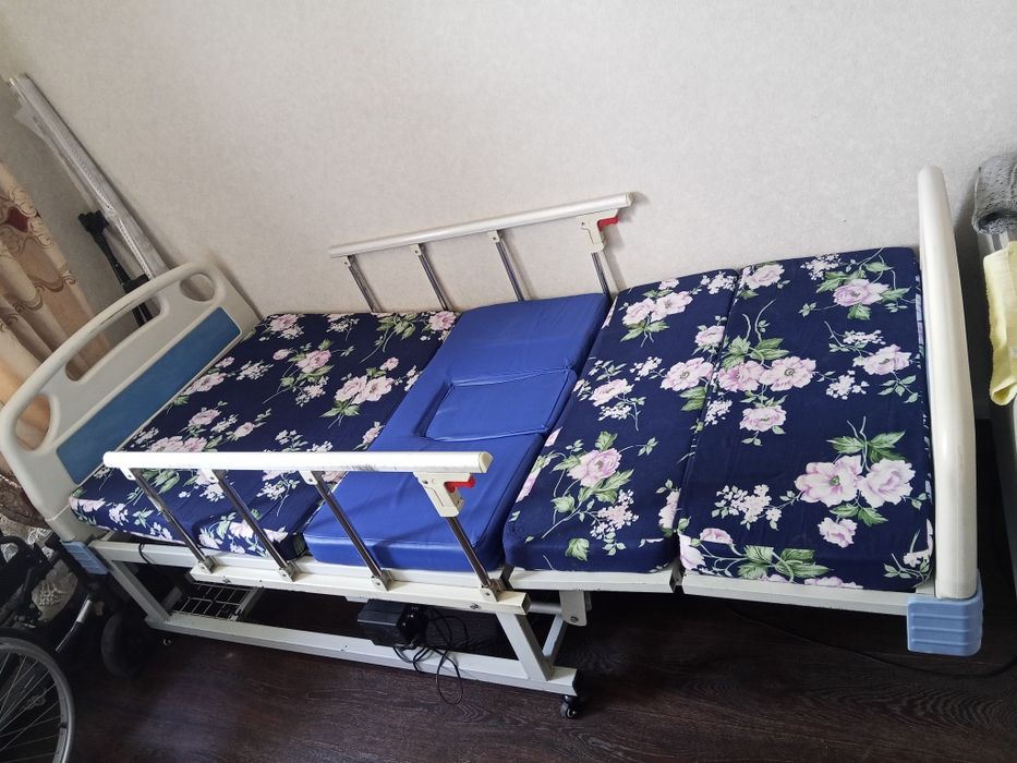 Медицинская кровать