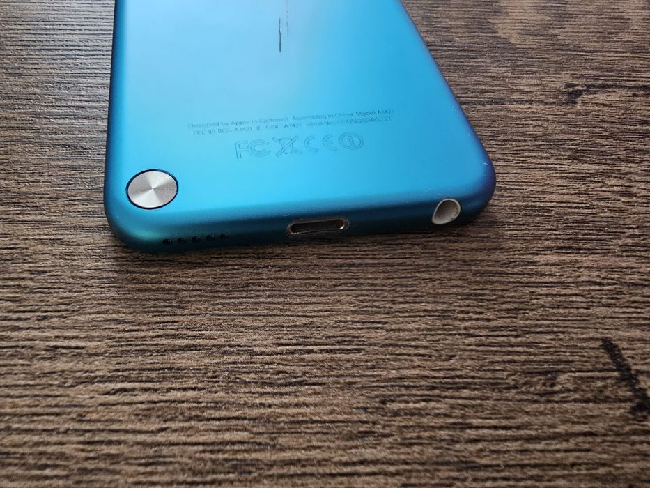 Ipod touch 5th generation 16GB blue unlocked