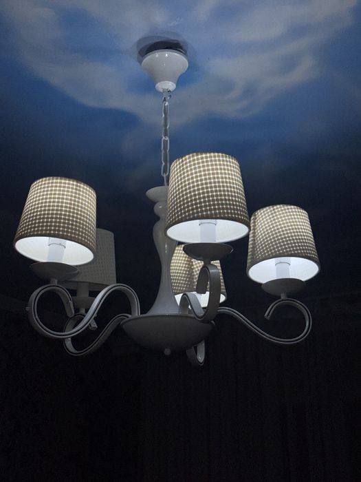 Продам люстру 5 рожков