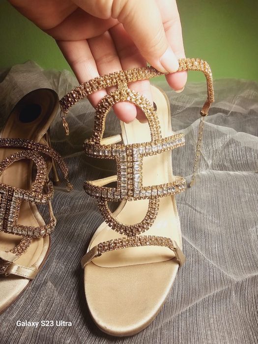 Vand sandale Elisabetta Franchi noi