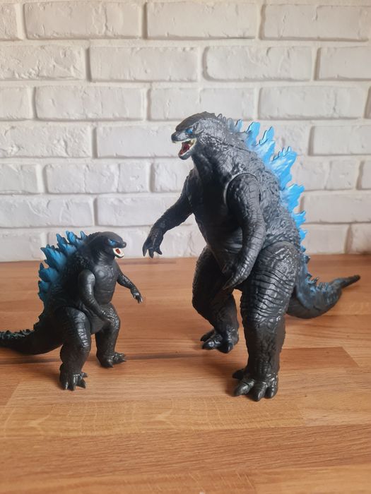 Figurina Godzilla gigant