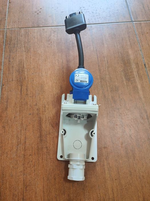 Adaptor 16A TESLA