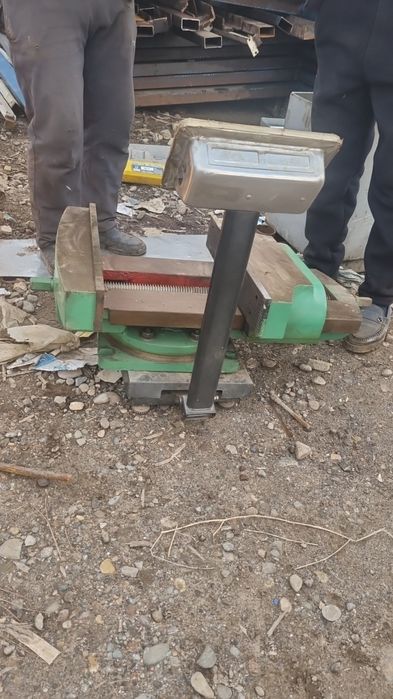 тиски станочные слесарные