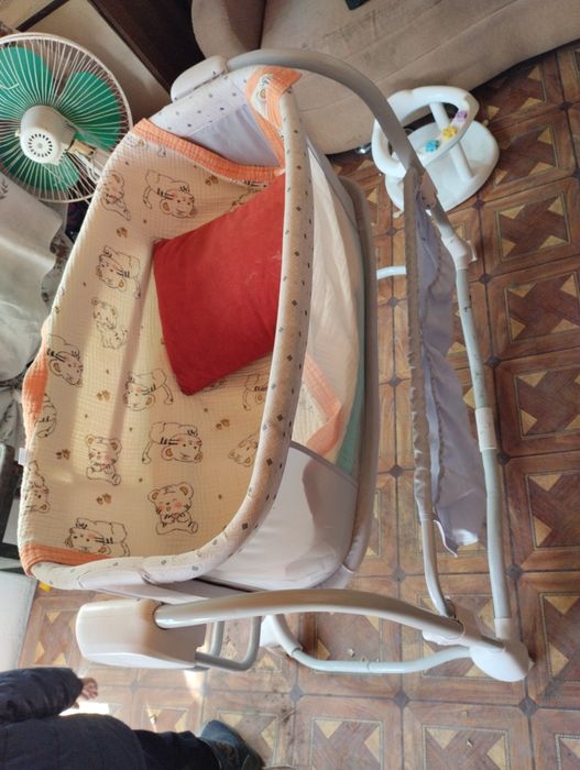 Продам детский кровать с музыкой