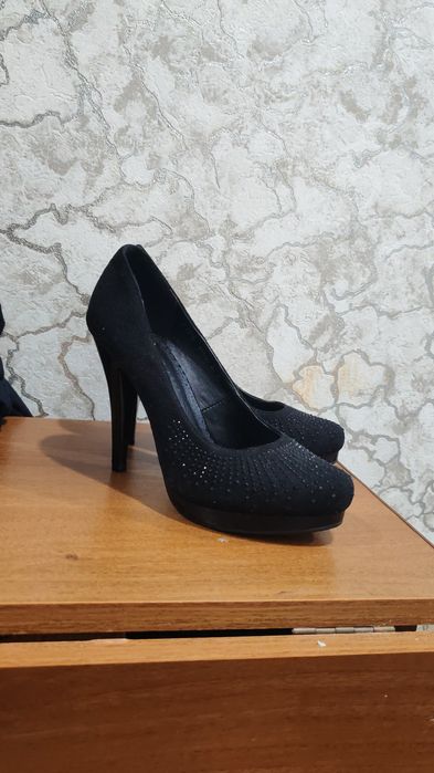 Туфли на шпильке 37 р.