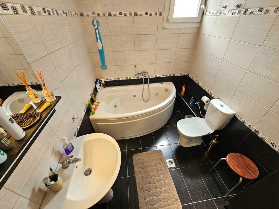 ПРОДАВА се самостоятелна къща 184кв.м в Palios Kavala (код 4293)