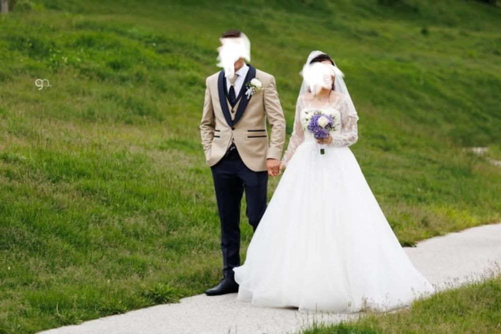 Vând rochie de mireasă și costum de mire