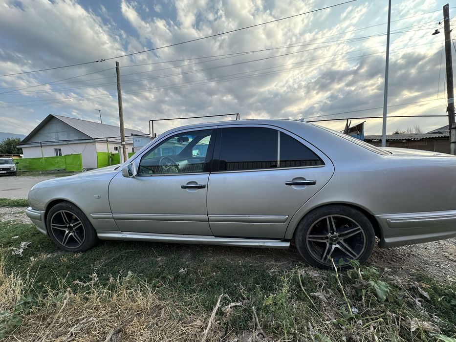Mercedes-Benz E220 — в хорошем состоянии