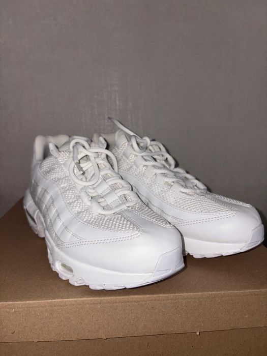 Nike Air Max 95 "Triple White" - Номер 41