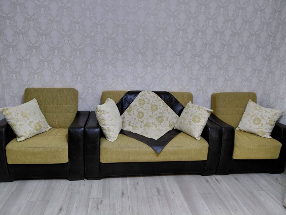 Продам диван и два кресла