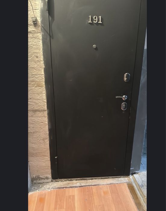 Дверь входной ..