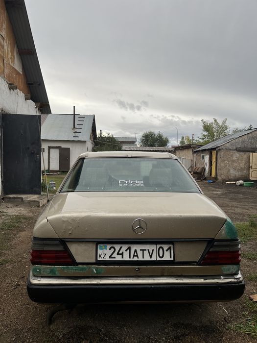 Продам мерс 124 живой