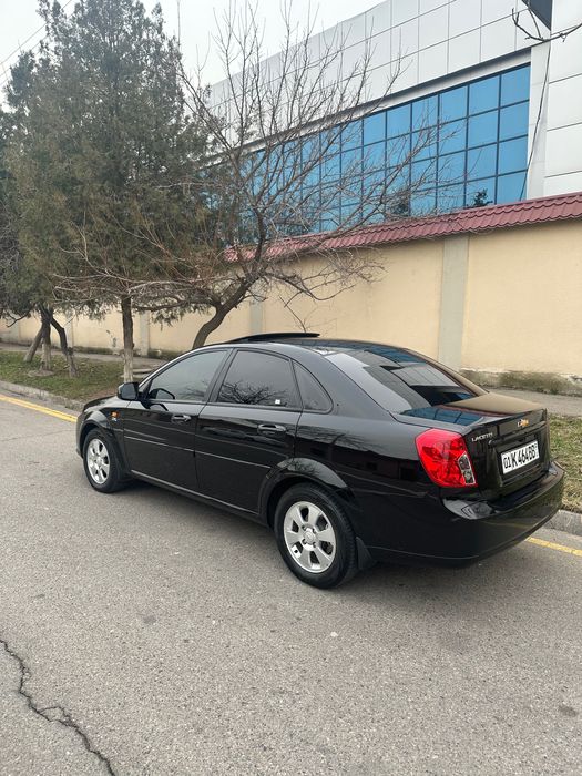 Продается своя Gentra 3позиция фулл, люк, абс, мафон