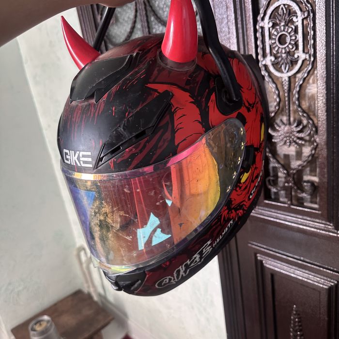 Шлем QIKE        .