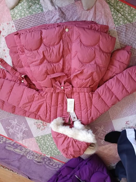 Продам детские куртки.