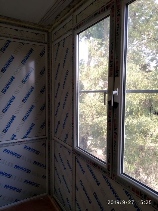 Легкое остекление балконов из Акфа и Сендвич панелей.