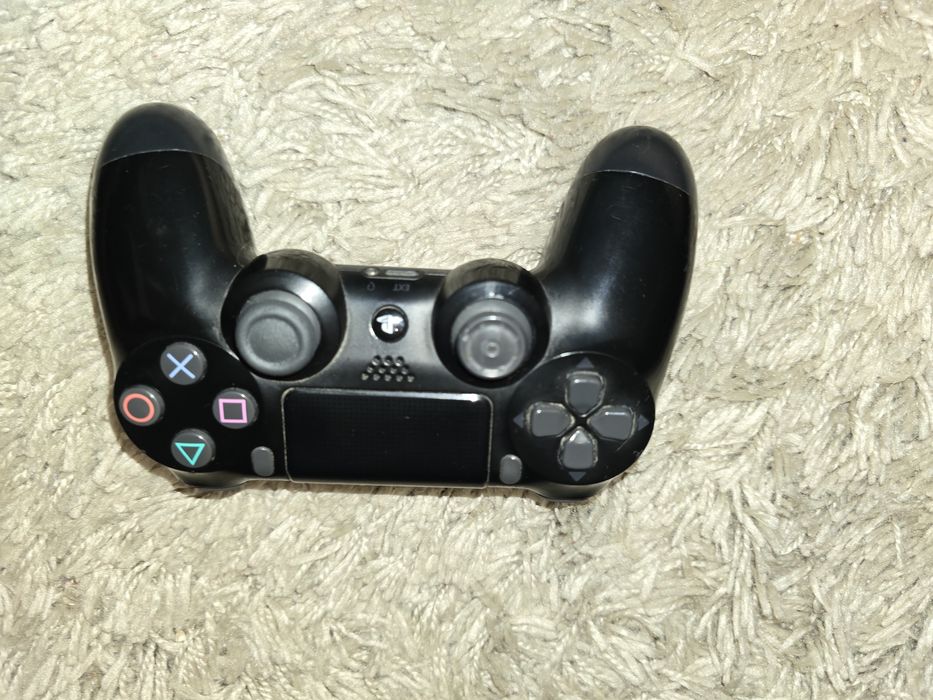 Vând maneta pentru ps4